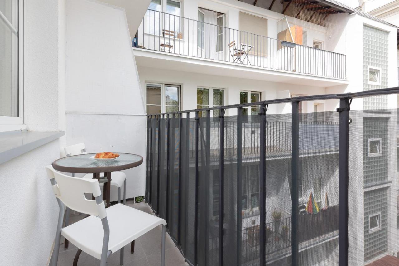 Miodowa Apartment Krasinski Garden Warsaw By Noclegi Renters Eksteriør bilde
