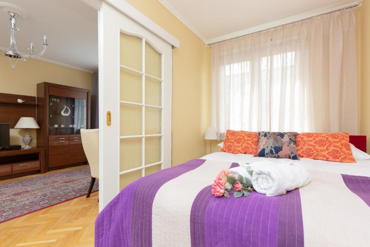 Miodowa Apartment Krasinski Garden Warsaw By Noclegi Renters Eksteriør bilde