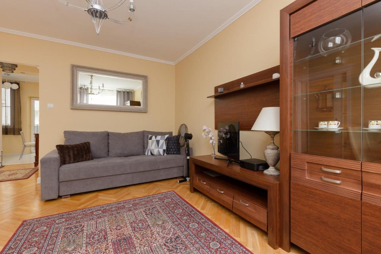 Miodowa Apartment Krasinski Garden Warsaw By Noclegi Renters Eksteriør bilde